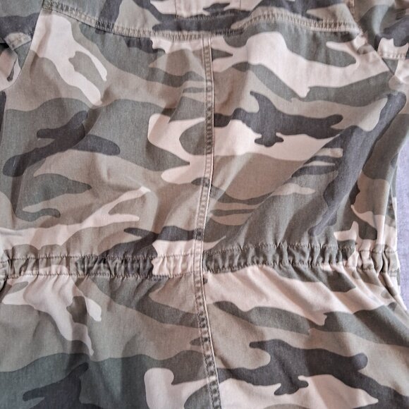 Abercrombie & Fitch Camo Utility Cargo Jacket - Picture 13 of 15